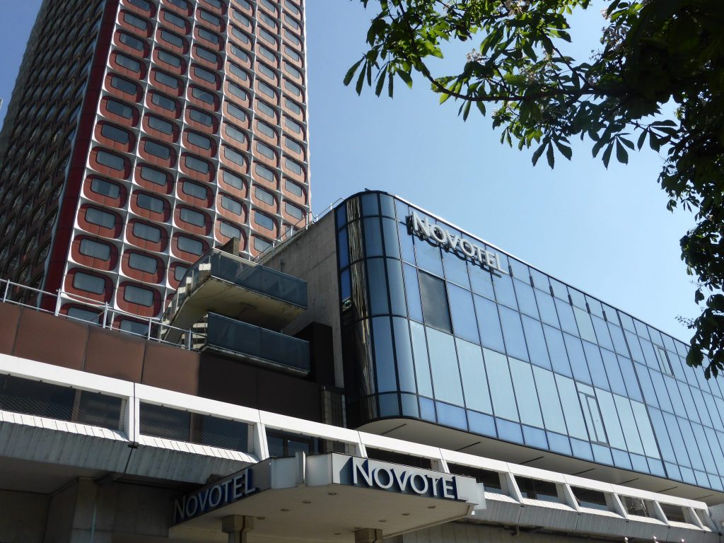 هتل Novotel Tour Eiffel در پاریس