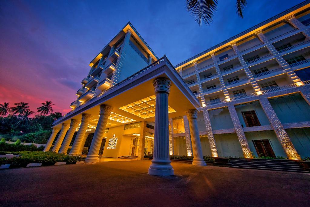 The Golden Crown Hotel